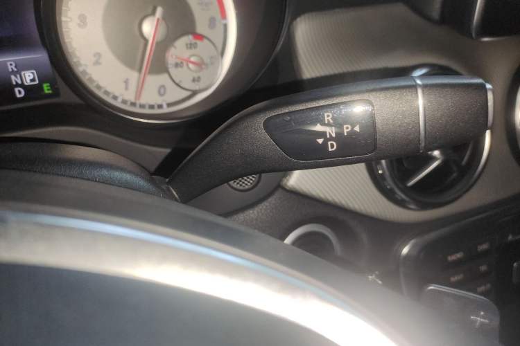 Used Mercedes-Benz GLA 2015 GLA 200 Fashion Model Gear Lever