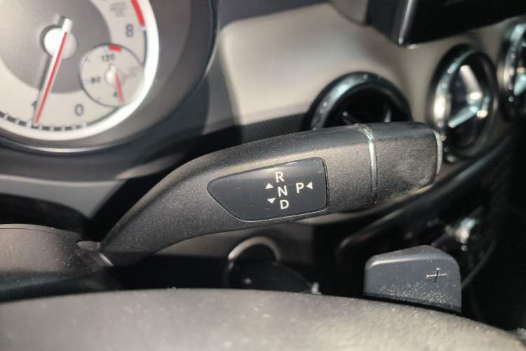 Used Mercedes-Benz GLA 2015 GLA 200 Fashion Model Gear Lever