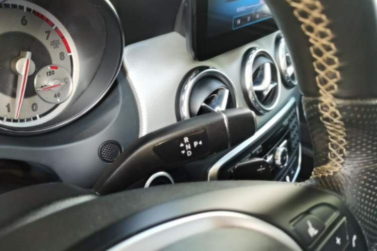 Used Mercedes-Benz GLA 2015 GLA 200 Fashion Model Gear Lever