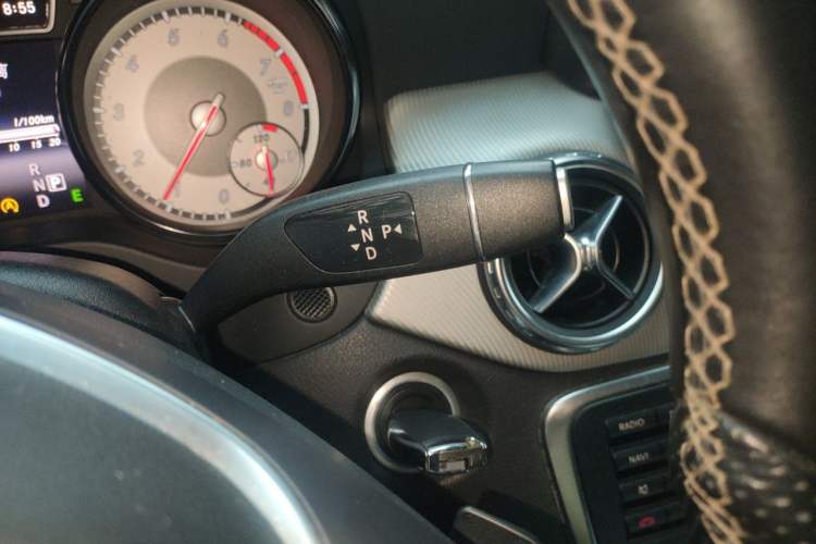 Used Mercedes-Benz GLA 2015 GLA 200 Fashion Model Gear Lever