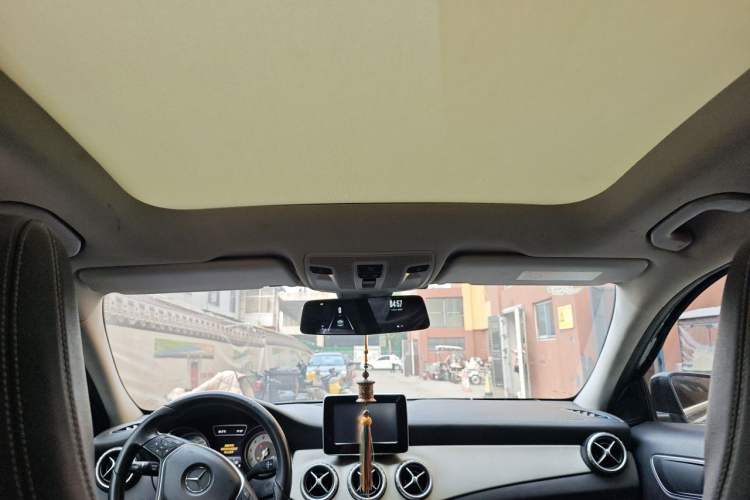 Used Mercedes-Benz GLA 2015 GLA 200 Fashion Model Headliner