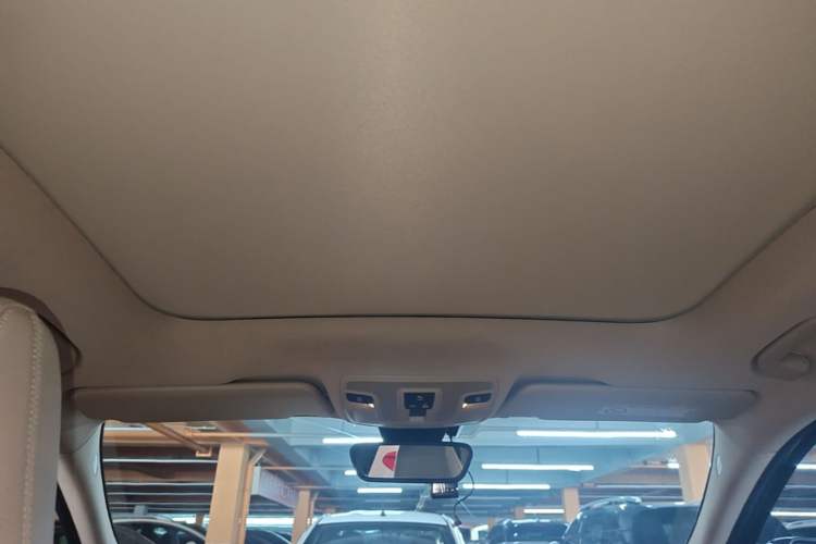 Used Mercedes-Benz GLA 2015 GLA 220 4MATIC Luxury Model Headliner