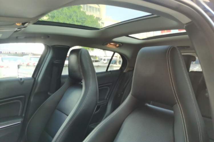 Used Mercedes-Benz GLA 2015 GLA 200 Fashion Model Headliner