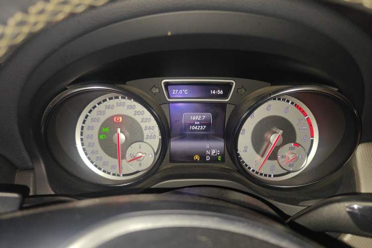 Used Mercedes-Benz GLA 2015 GLA 200 Fashion Model Instrument Cluster