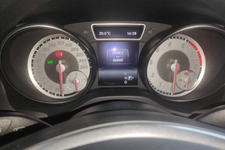 Used Mercedes-Benz GLA 2015 GLA 200 Fashion Model Instrument Cluster