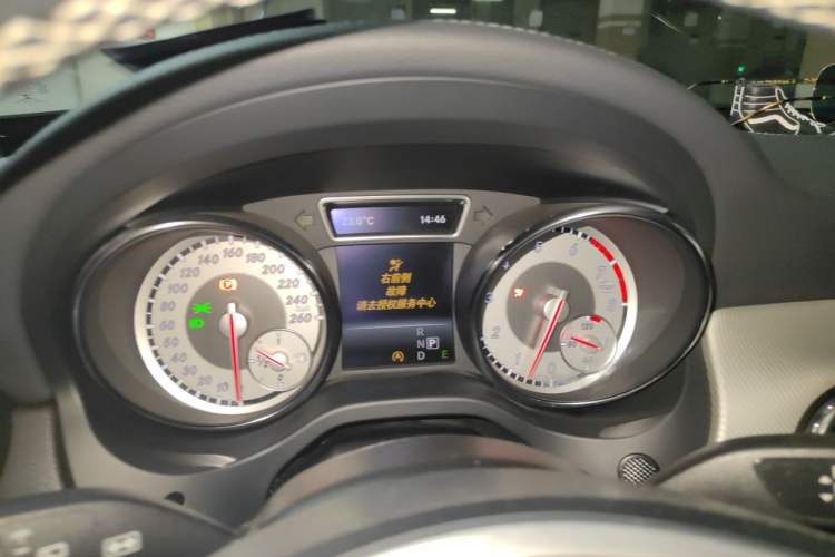 Used Mercedes-Benz GLA 2015 GLA 220 4MATIC Fashion Model Instrument Cluster