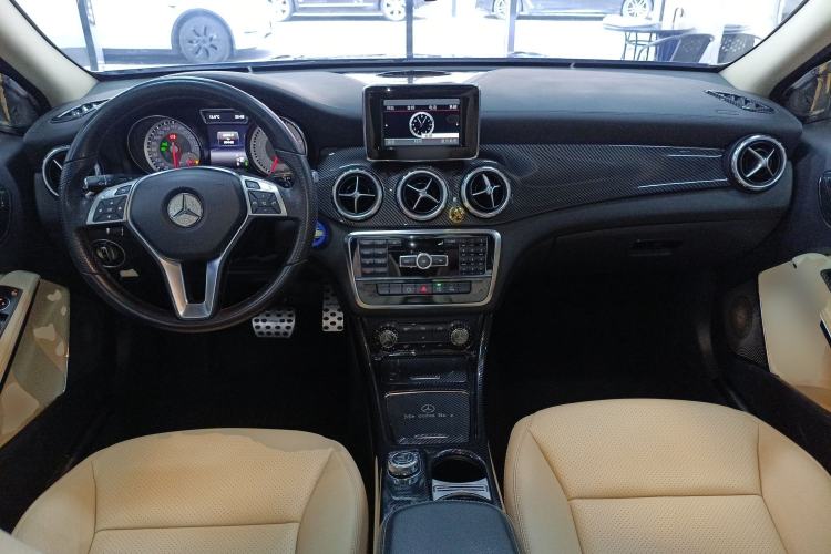 Used Mercedes-Benz GLA 2015 GLA 200 Fashion Model Interior 2