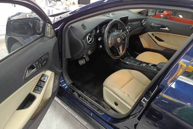 Used Mercedes-Benz GLA 2015 GLA 200 Fashion Model Interior 3