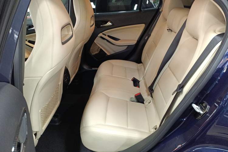 Used Mercedes-Benz GLA 2015 GLA 200 Fashion Model Interior 4