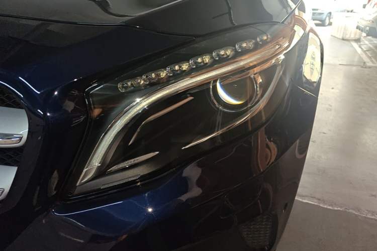 Used Mercedes-Benz GLA 2015 GLA 220 4MATIC Luxury Model Left Front Headlight