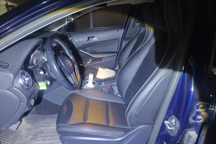 Used Mercedes-Benz GLA 2015 GLA 200 Fashion Model Left Front Seat