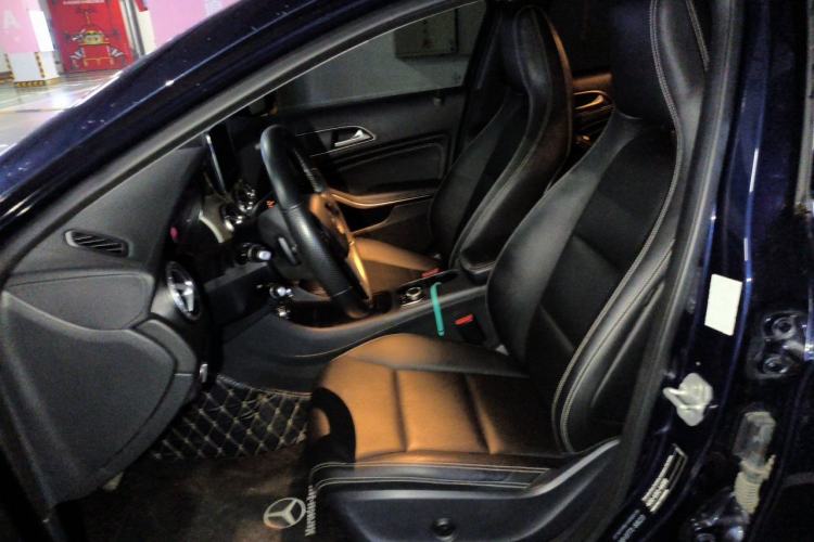 Used Mercedes-Benz GLA 2015 GLA 200 Fashion Model Left Front Seat