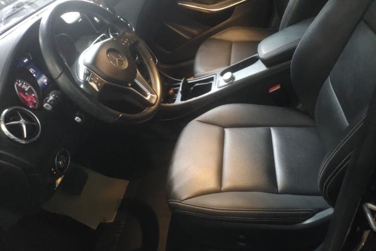 Used Mercedes-Benz GLA 2015 GLA 200 Fashion Model Left Front Seat
