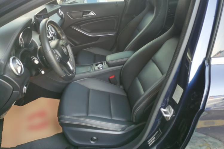 Used Mercedes-Benz GLA 2015 GLA 200 Fashion Model Left Front Seat