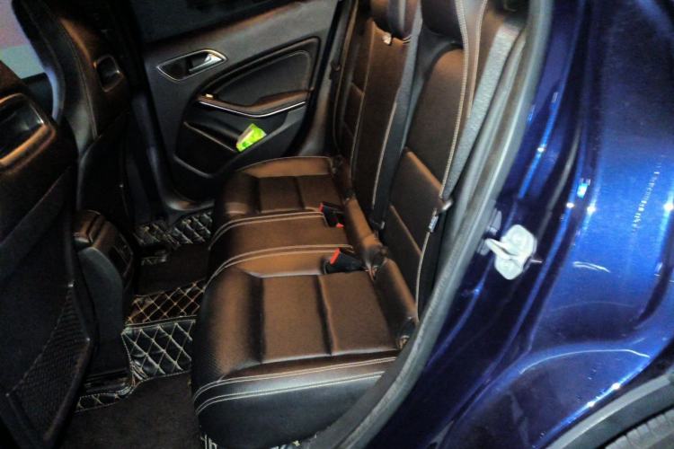 Used Mercedes-Benz GLA 2015 GLA 200 Fashion Model Left Rear Seat