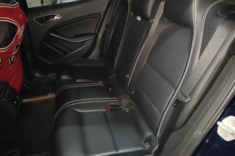 Used Mercedes-Benz GLA 2015 GLA 220 4MATIC Fashion Model Left Rear Seat