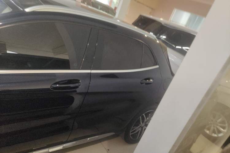 Used Mercedes-Benz GLA 2015 GLA 200 Fashion Model Left Side