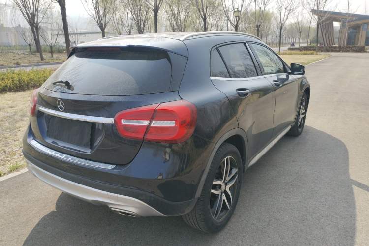 Used Mercedes-Benz GLA 2015 GLA 200 Fashion Model Rear Right 45 Deg