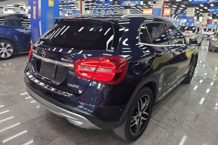 Used Mercedes-Benz GLA 2015 GLA 220 4MATIC Fashion Model Rear Right 45 Deg