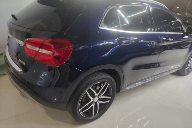 Used Mercedes-Benz GLA 2015 GLA 200 Fashion Model Rear Right 45 Deg