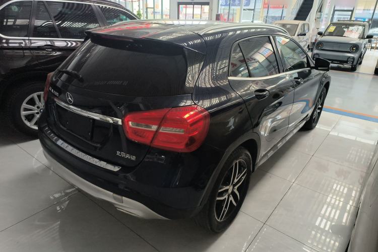 Used Mercedes-Benz GLA 2015 GLA 200 Fashion Model Rear Right 45 Deg
