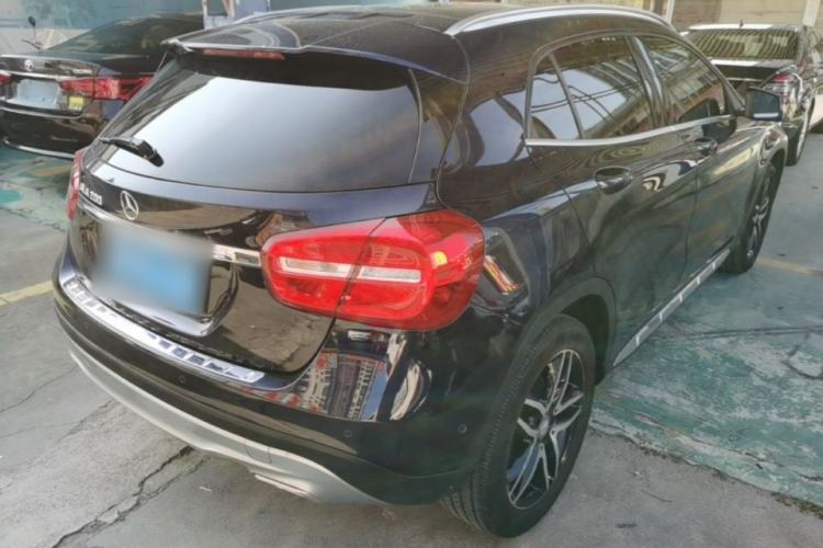 Used Mercedes-Benz GLA 2015 GLA 200 Fashion Model Rear Right 45 Deg