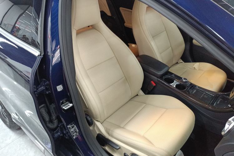 Used Mercedes-Benz GLA 2015 GLA 200 Fashion Model Right Front Seat