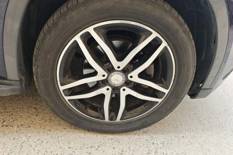 Used Mercedes-Benz GLA 2015 GLA 200 Fashion Model Right Front Wheel Hub