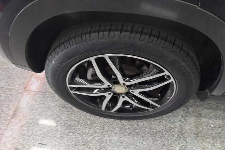 Used Mercedes-Benz GLA 2015 GLA 220 4MATIC Fashion Model Right Rear Wheel Hub