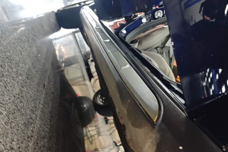 Used Mercedes-Benz GLA 2015 GLA 220 4MATIC Fashion Model Right Side Sill