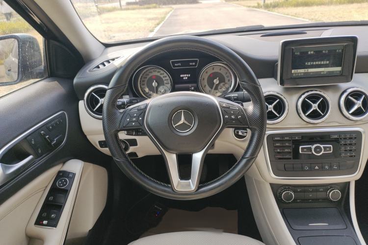 Used Mercedes-Benz GLA 2015 GLA 200 Fashion Model Steering Wheel