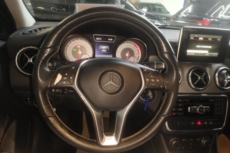 Used Mercedes-Benz GLA 2015 GLA 200 Fashion Model Steering Wheel