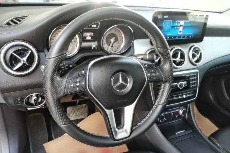 Used Mercedes-Benz GLA 2015 GLA 200 Fashion Model Steering Wheel