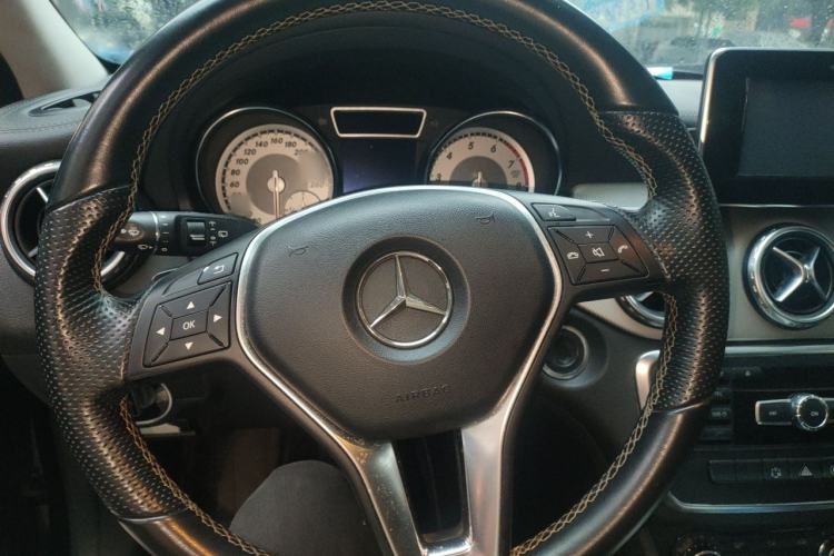 Used Mercedes-Benz GLA 2015 GLA 200 Fashion Model Steering Wheel