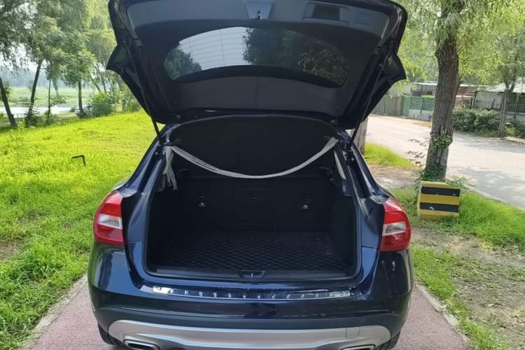 Used Mercedes-Benz GLA 2015 GLA 200 Sport Edition Trunk