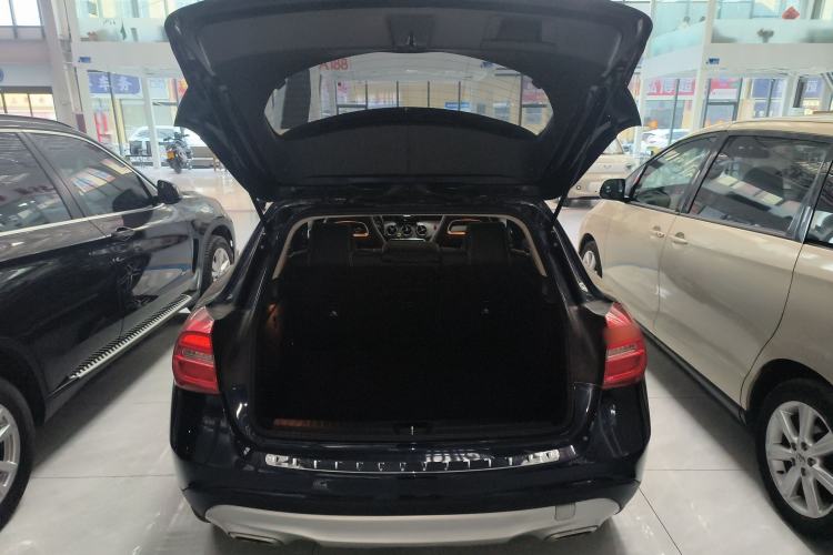 Used Mercedes-Benz GLA 2015 GLA 200 Fashion Model Trunk