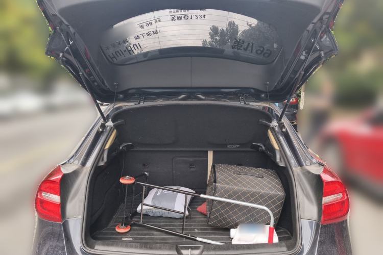 Used Mercedes-Benz GLA 2015 GLA 220 4MATIC Fashion Model Trunk