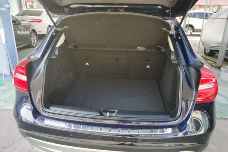 Used Mercedes-Benz GLA 2015 GLA 200 Fashion Model Trunk