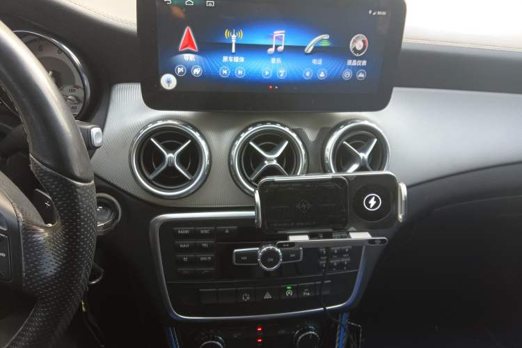 Used Mercedes-Benz GLA 2015 GLA 200 Fashion Model Audio And AC Panel