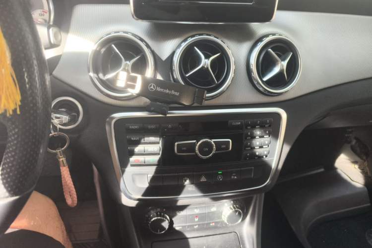 Used Mercedes-Benz GLA 2015 GLA 200 Fashion Model Audio And AC Panel