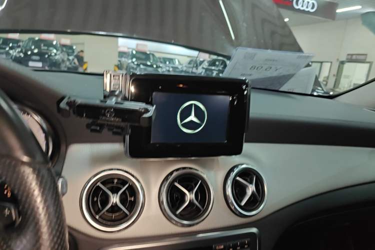 Used Mercedes-Benz GLA 2015 GLA 200 Fashion Model Audio And AC Panel