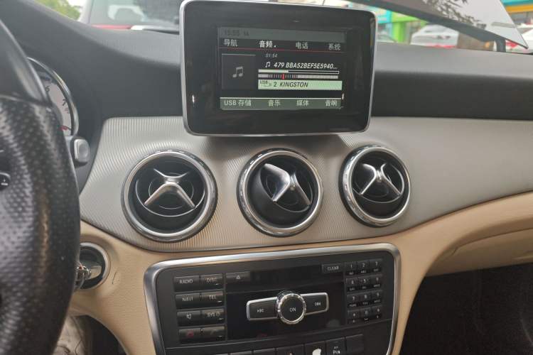 Used Mercedes-Benz GLA 2015 GLA 200 Sport Edition Audio And AC Panel