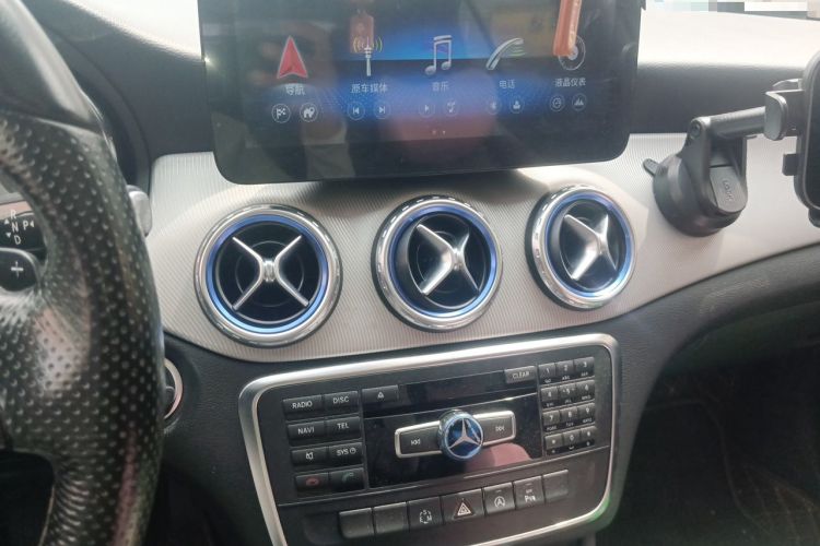 Used Mercedes-Benz GLA 2015 GLA 200 Sport Edition Audio And AC Panel