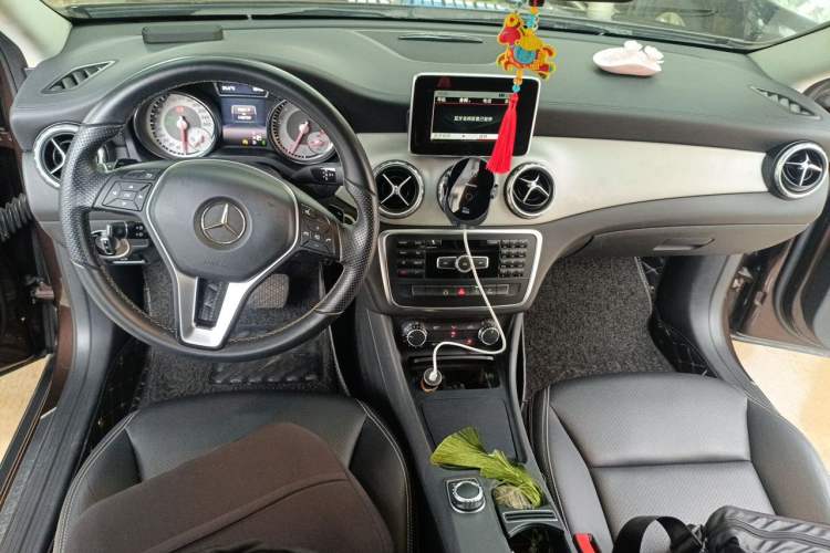Used Mercedes-Benz GLA 2015 GLA 200 Fashion Model Center Console