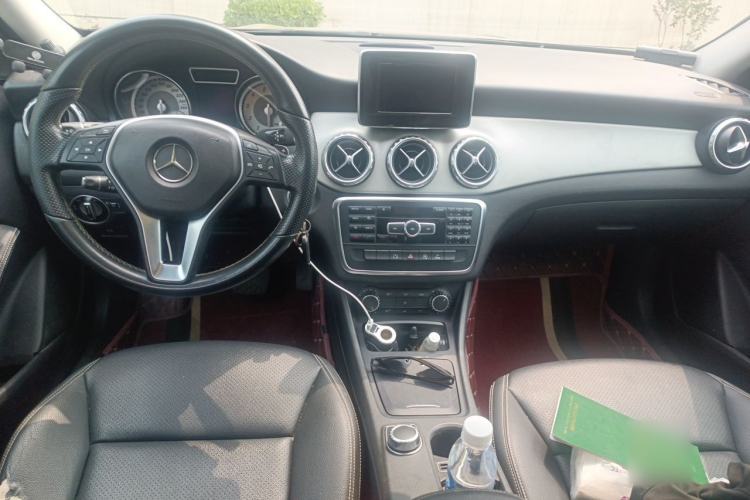 Used Mercedes-Benz GLA 2015 GLA 200 Sport Edition Center Console