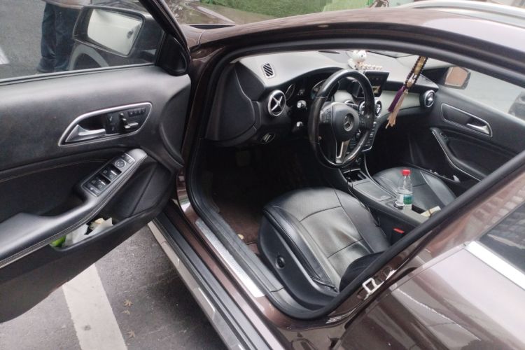 Used Mercedes-Benz GLA 2015 GLA 200 Sport Edition Driver Seat