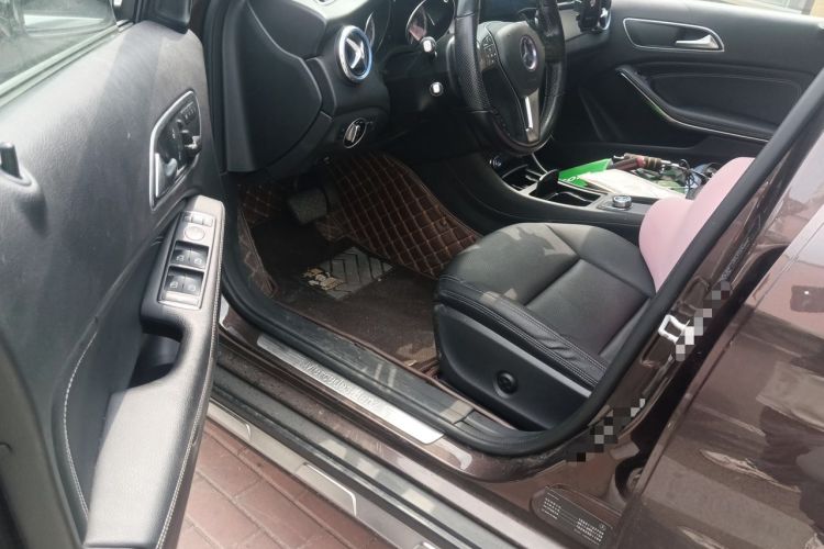 Used Mercedes-Benz GLA 2015 GLA 200 Sport Edition Driver Seat