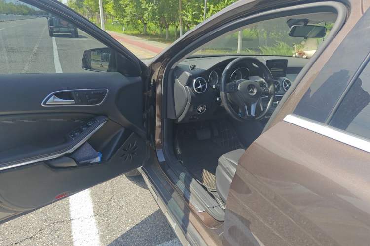 Used Mercedes-Benz GLA 2015 GLA 220 4MATIC Fashion Model Driver Seat