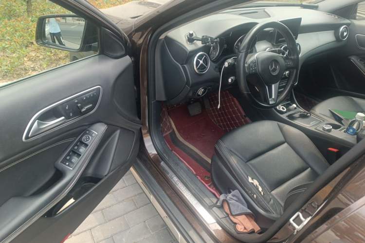 Used Mercedes-Benz GLA 2015 GLA 200 Sport Edition Driver Seat