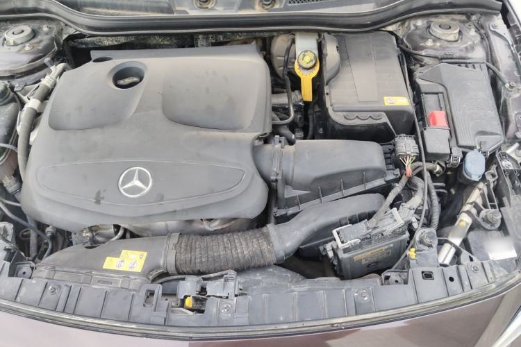 Used Mercedes-Benz GLA 2015 GLA 220 4MATIC Fashion Model Engine Bay